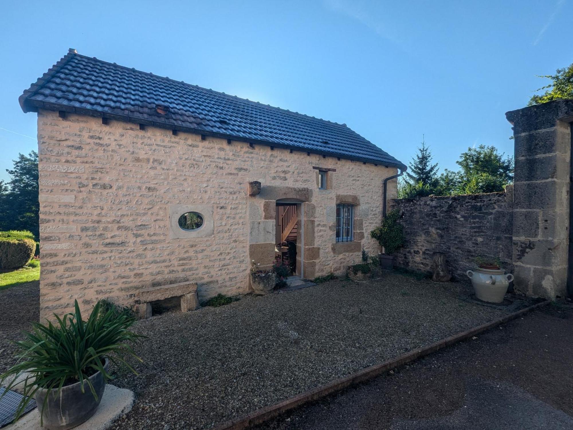 Maison Charmante A Langres Avec Wi-Fi Et Parking - Fr-1-611-43 Εξωτερικό φωτογραφία